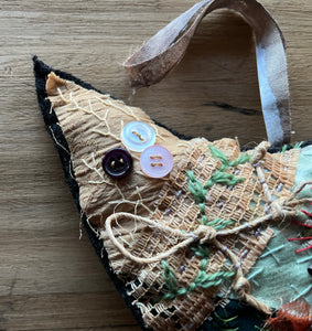 ‘tattered’ bird hanger